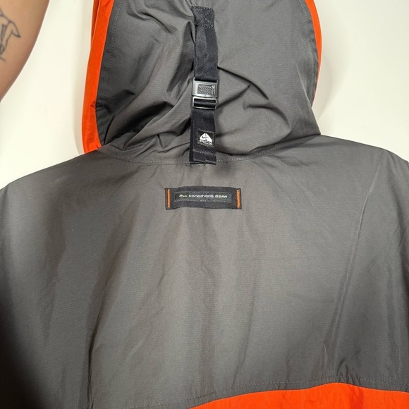 Nike Vintage ACG orange and black jacket size medium - Picture 8 of 10